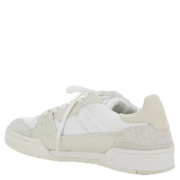 حذاء رياضي بيج طيني مع أجزاء من الجلد المدبوغ وشعار على اللسان من الجلد الرجالي