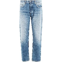 Buttoned Classic Jeans