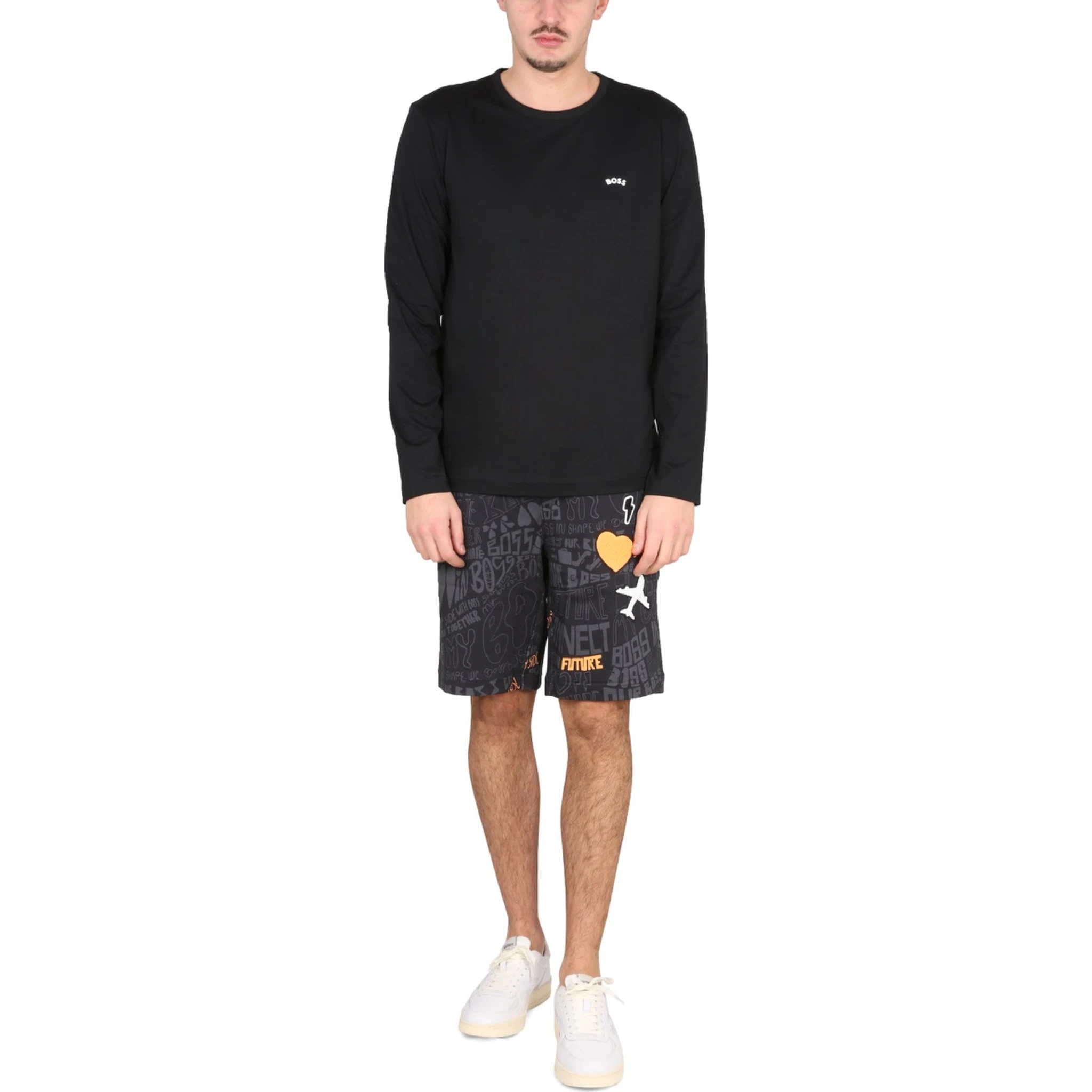 T-SHIRT WITH LOGO