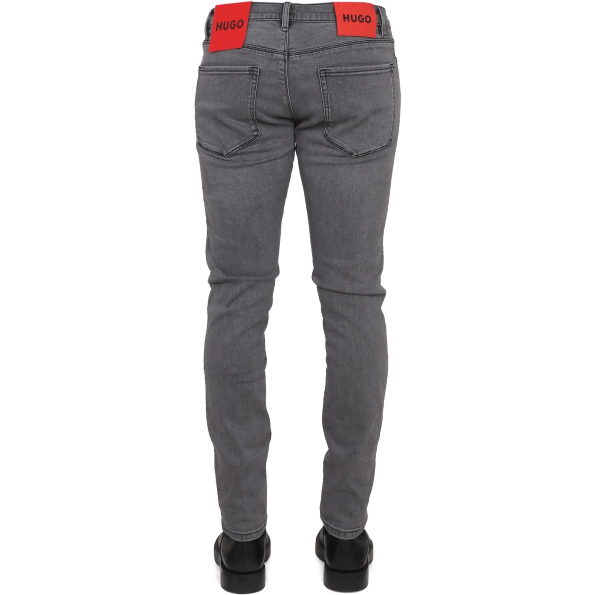 بنطلون جينز بقصة ضيقة