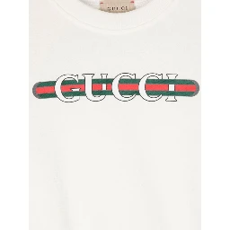 قميص رياضي بشعار