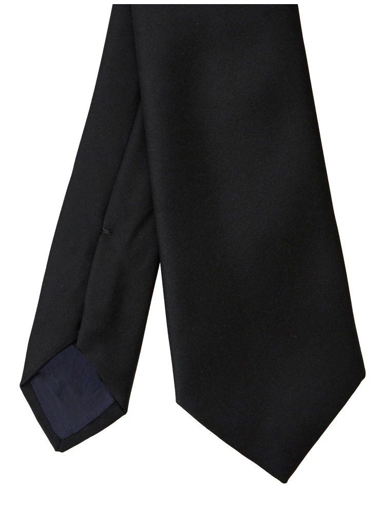 Black Classic Tie in Fabric Man alternative