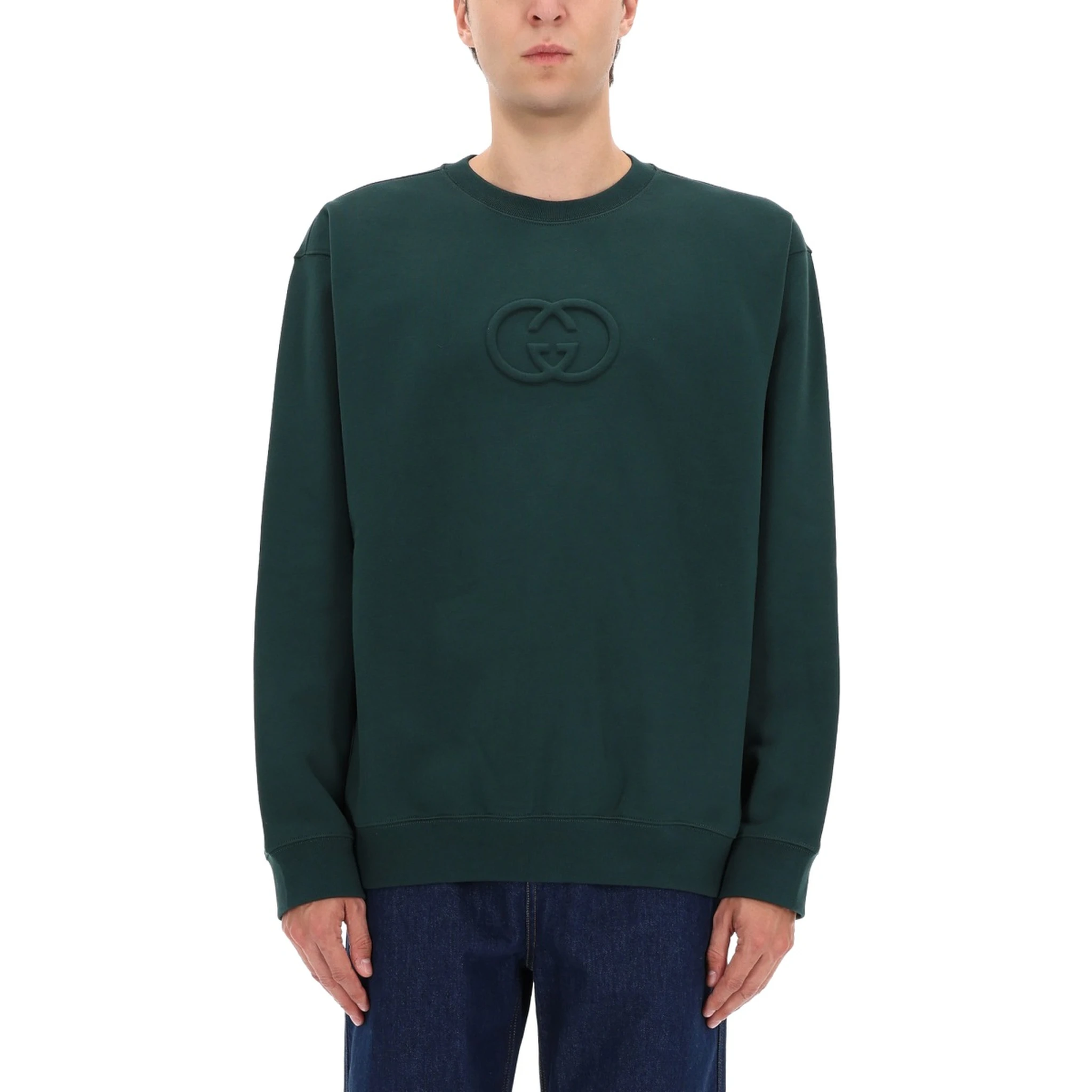 كنزة رياضية بشعار