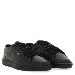 حذاء رياضي من الجلد الناعم