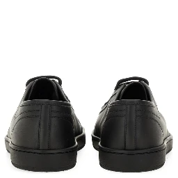 حذاء رياضي من الجلد الناعم