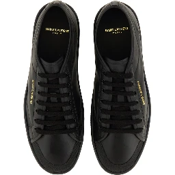 حذاء رياضي من الجلد الناعم