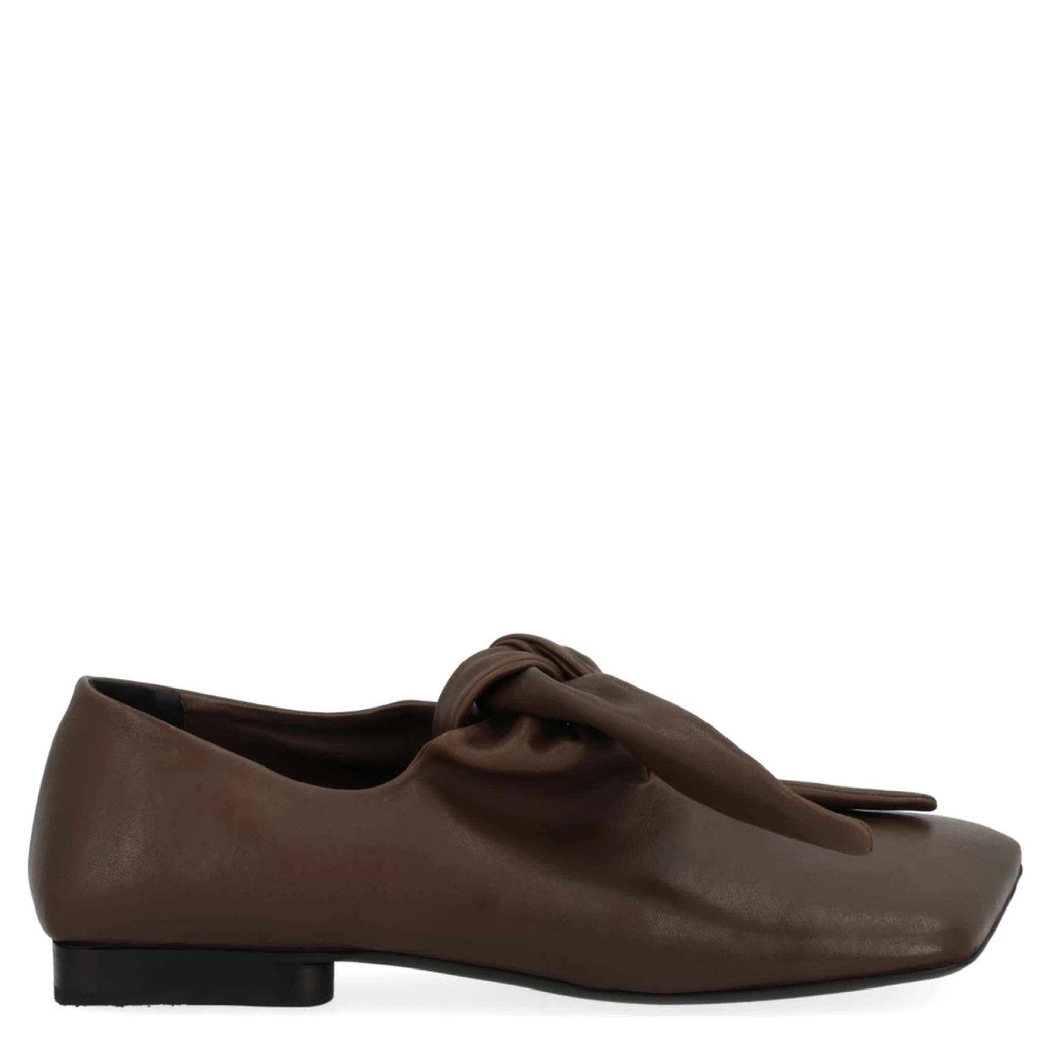 LACE-UP SHOE