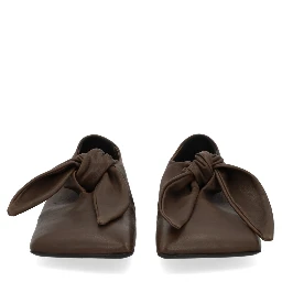 LACE-UP SHOE