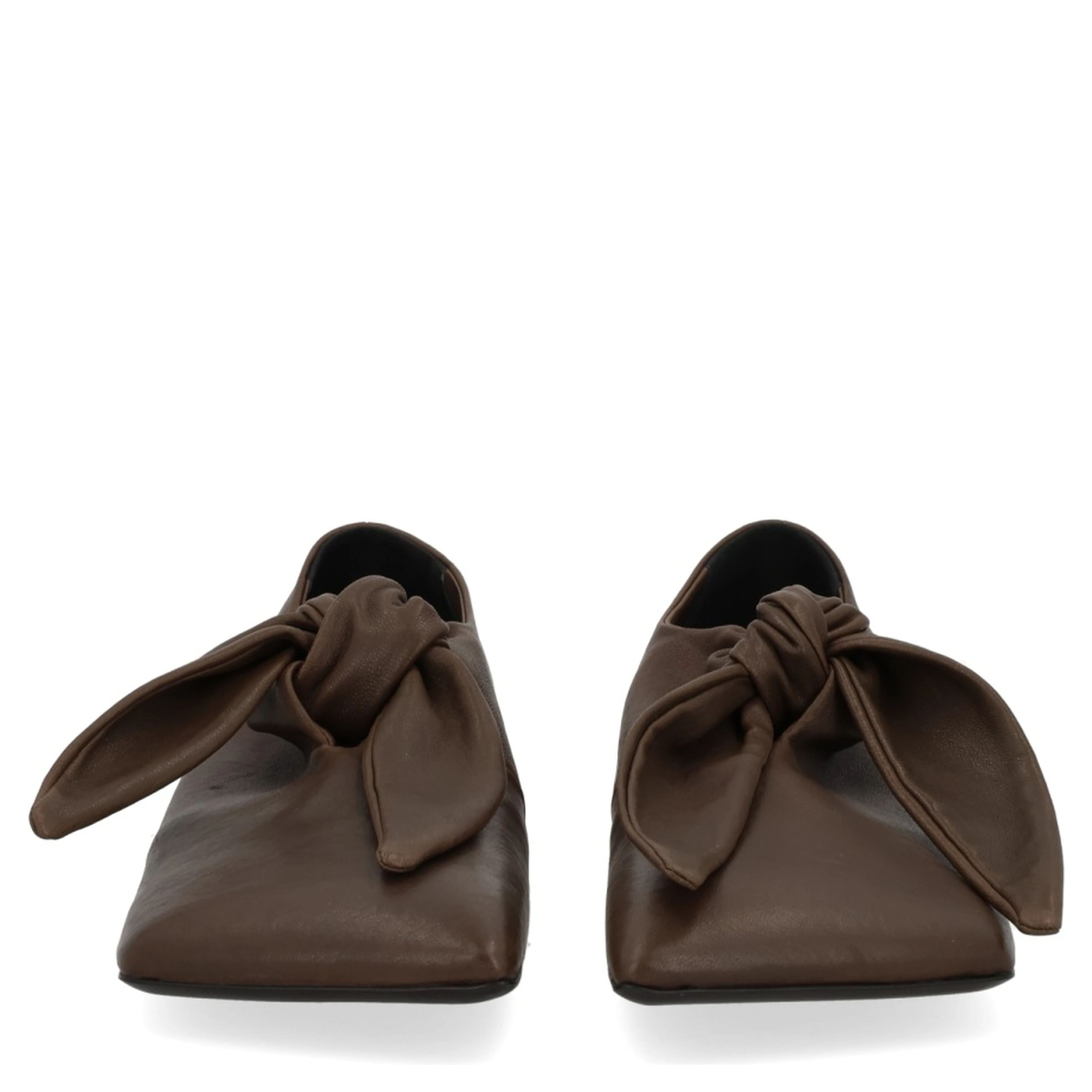 LACE-UP SHOE