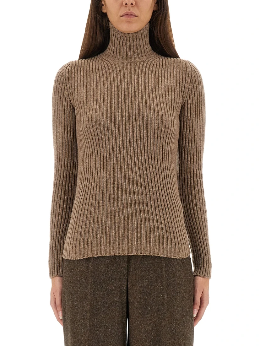 RIBBED TURTLENECK SWEATER