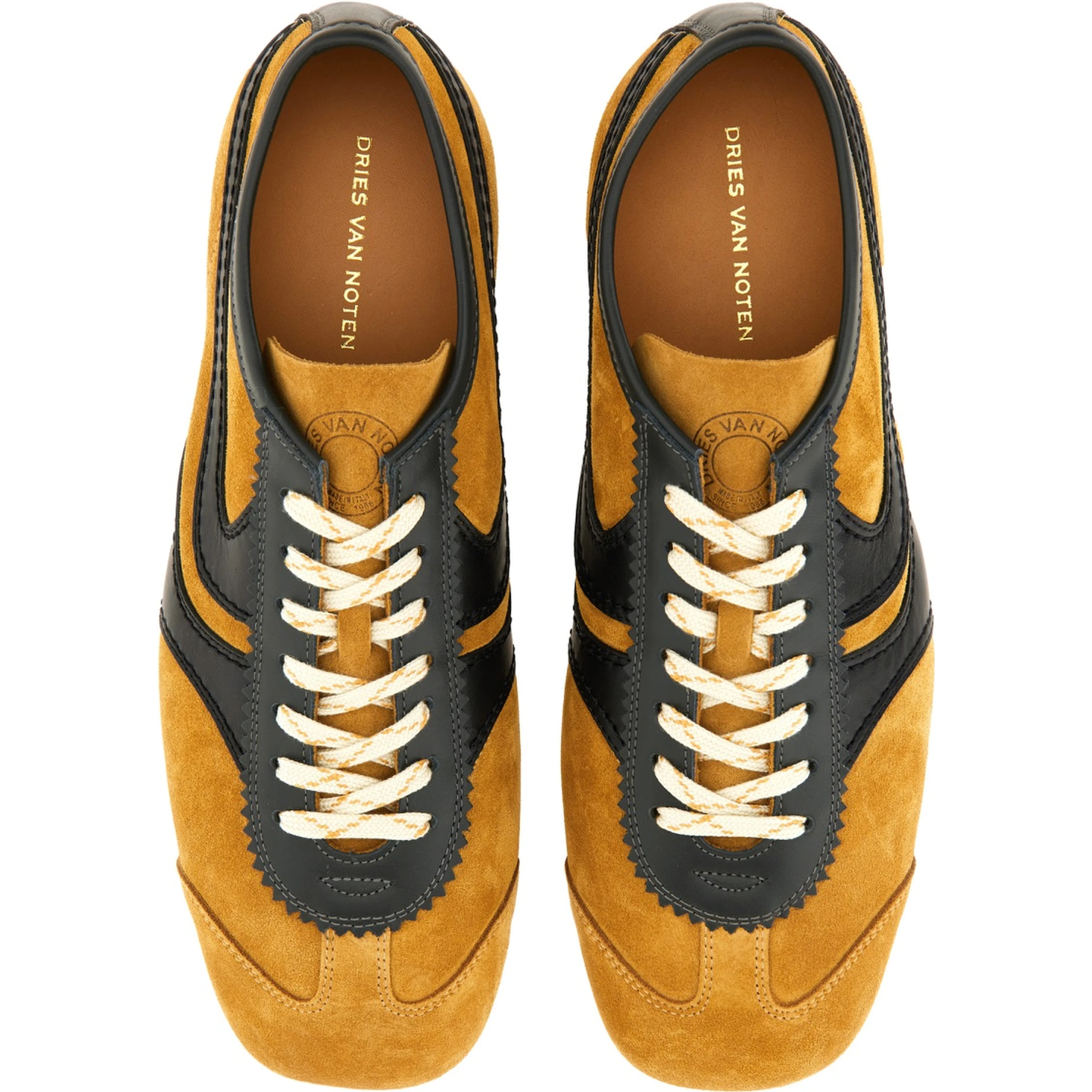 SUEDE SNEAKER