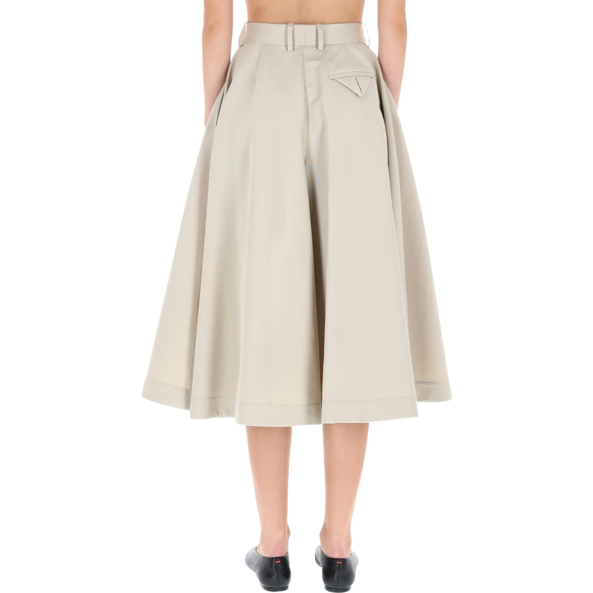 بنطال واسع الساقين