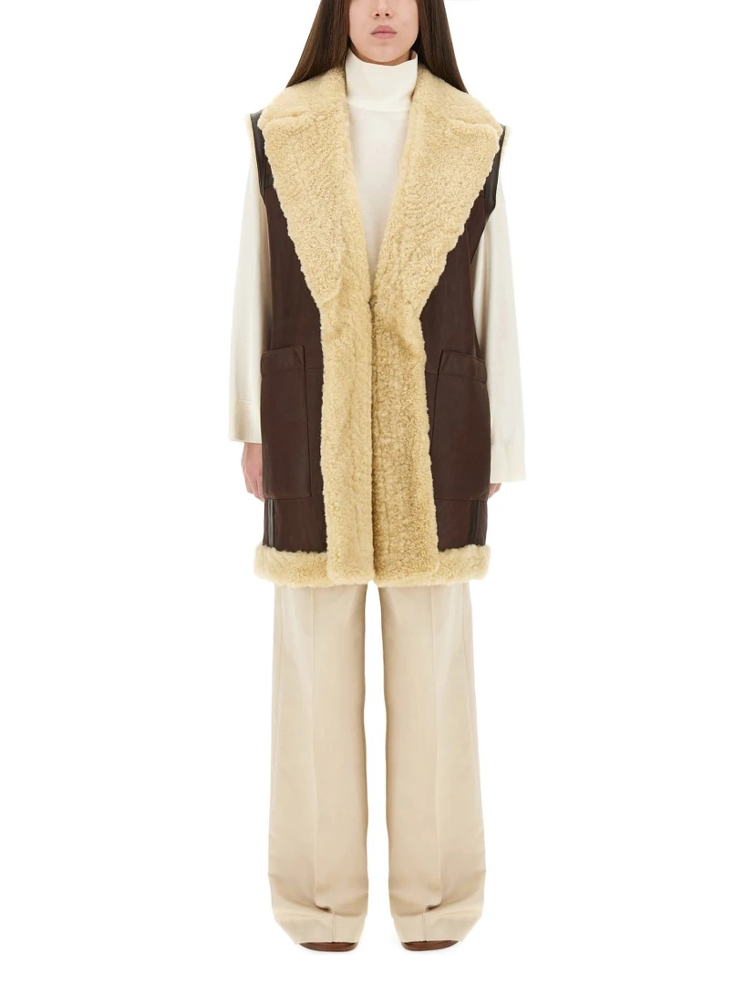 سترة من الجلد والفرو