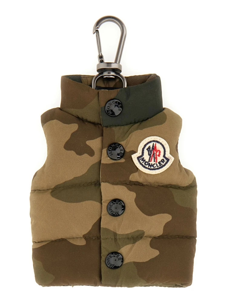 KEYCHAIN IN THE SHAPE OF A VEST