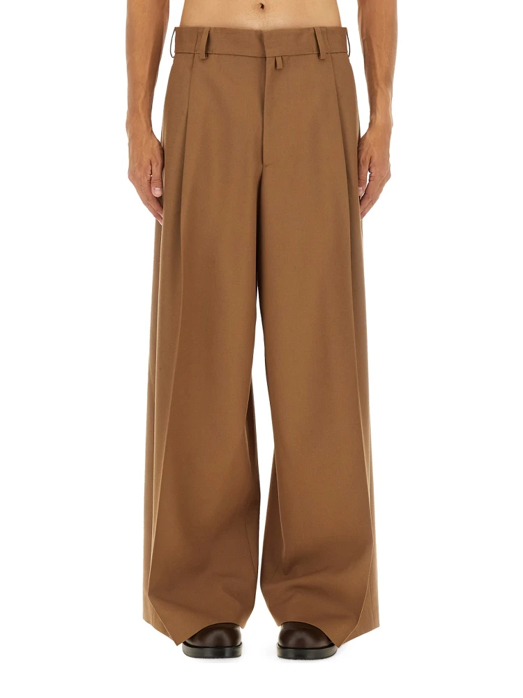 PANTS WITH PLEATS