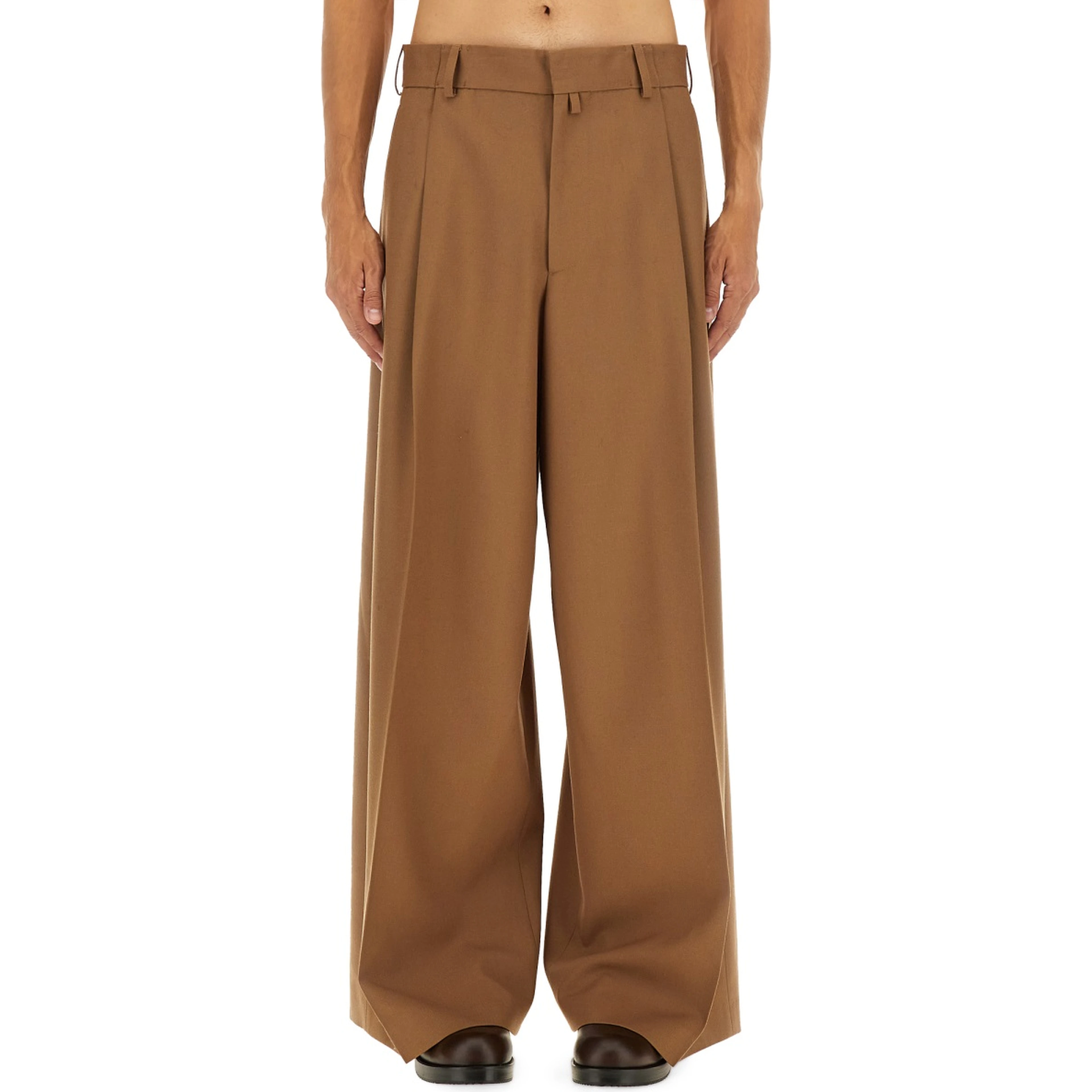PANTS WITH PLEATS