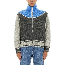 قميص بسحاب.