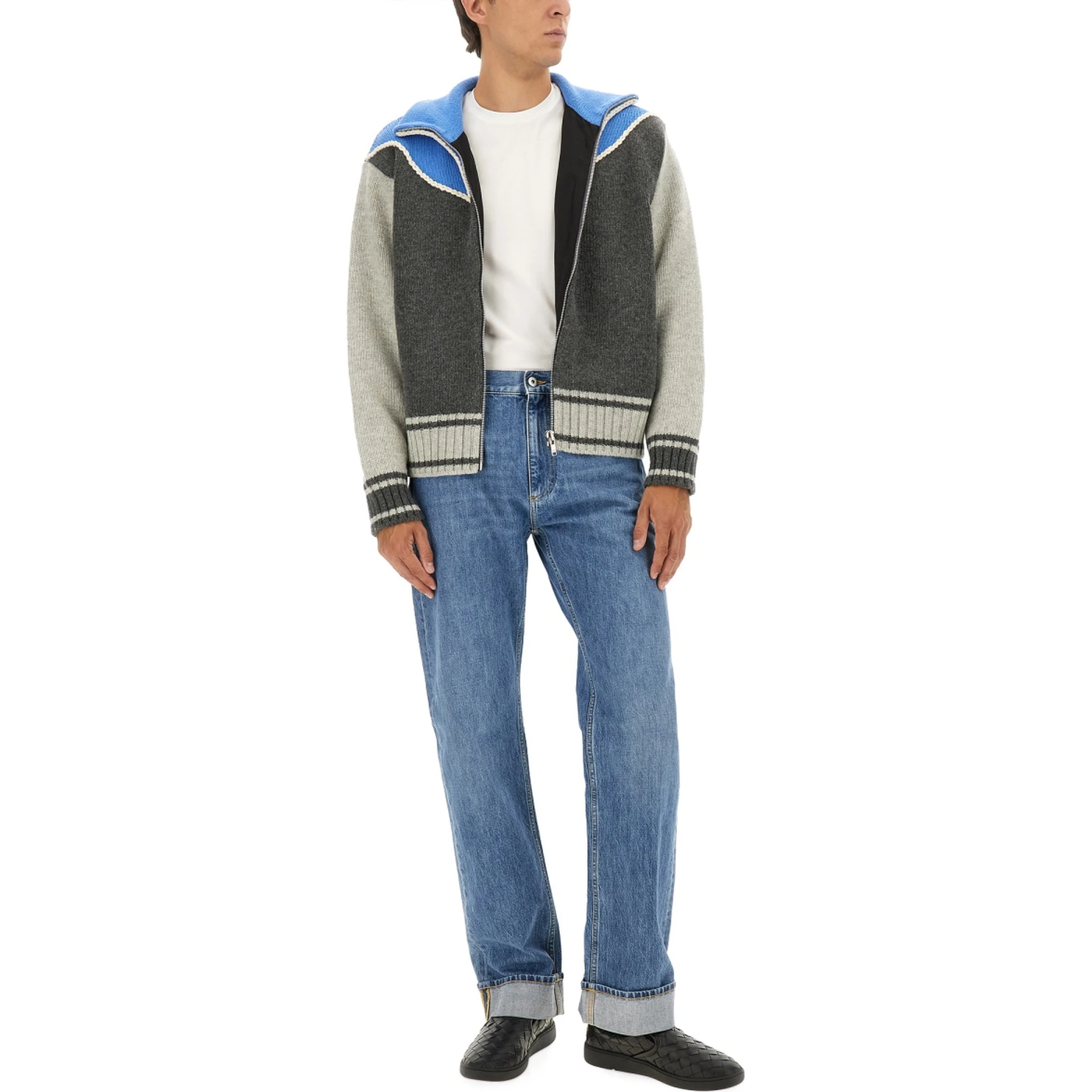 قميص بسحاب.