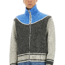 قميص بسحاب.