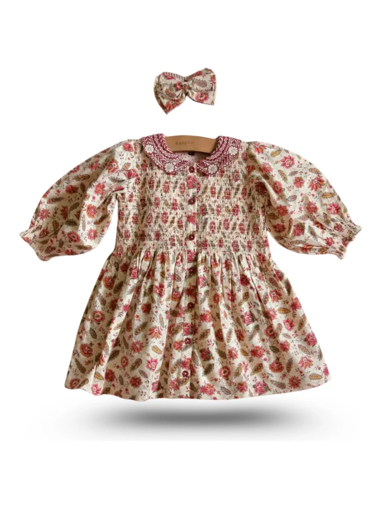 DRESS WITH HAIR CLIP