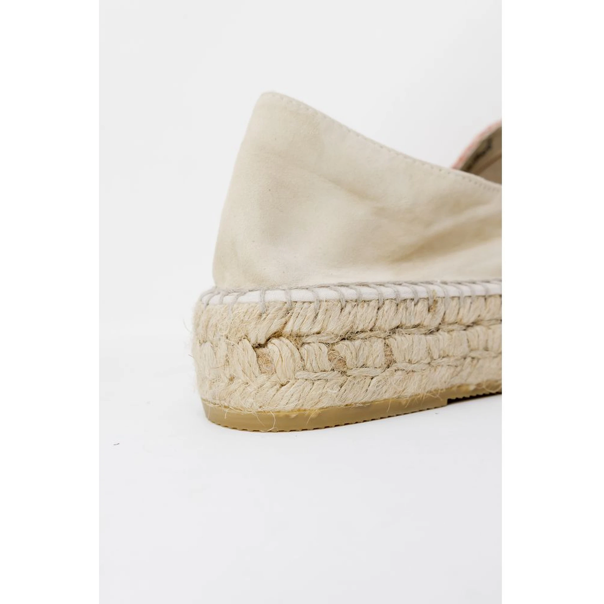 أحذية بكعب عالٍ من الكتان متعدد الألوان