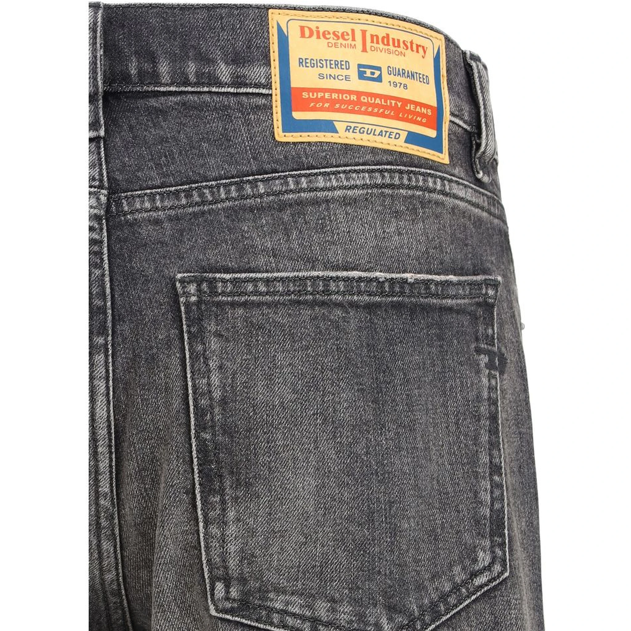 بنطلون جينز رمادي من القطن بقصة مريحة