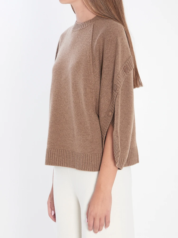 Sweater in wool and cashmere alternative