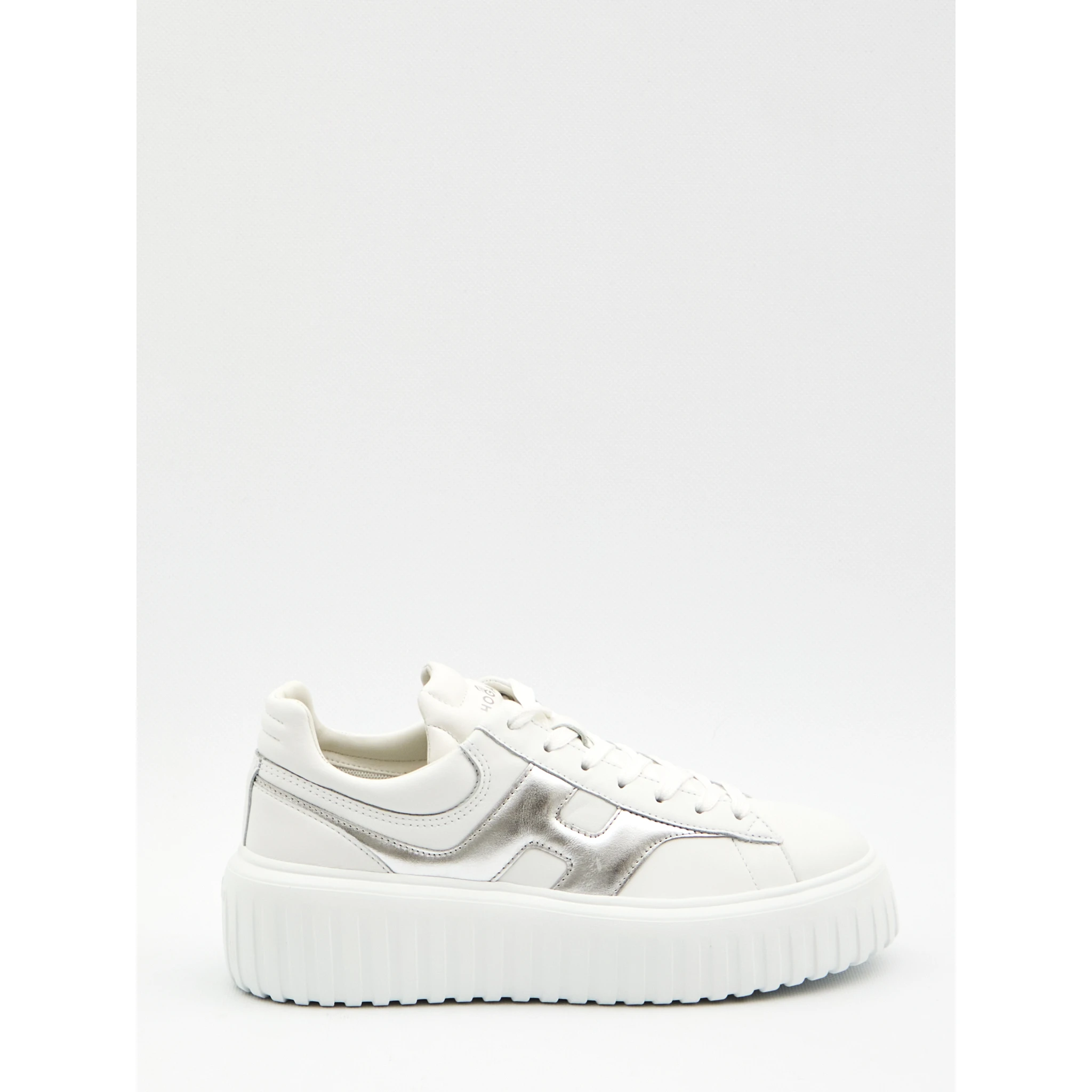 أحذية رياضية بخطوط H