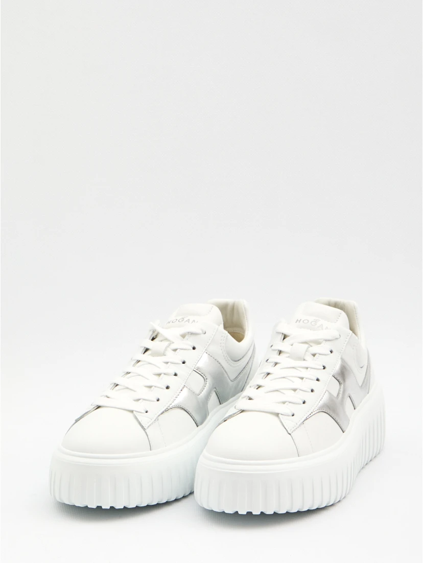 أحذية رياضية بخطوط H