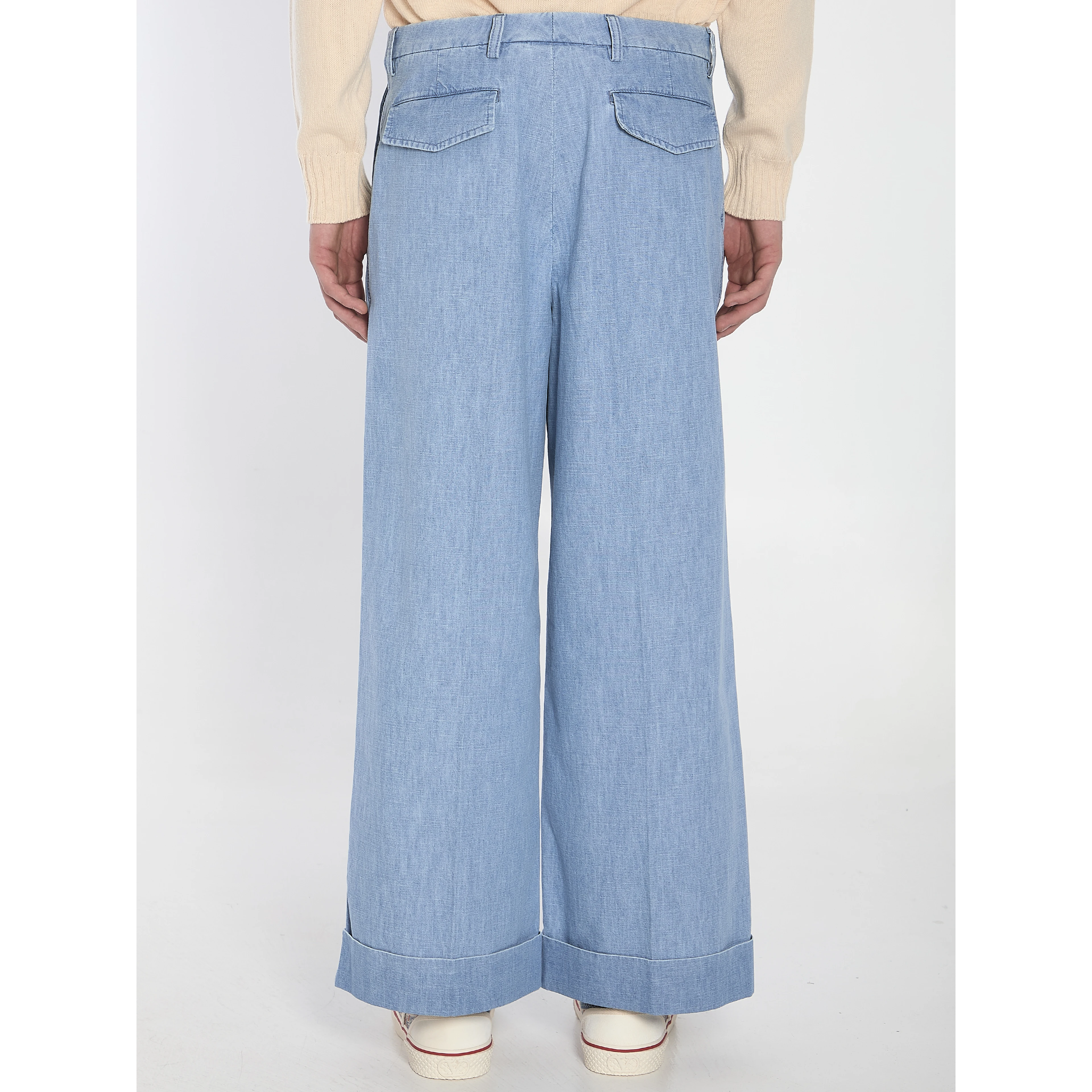 Oversized trousers