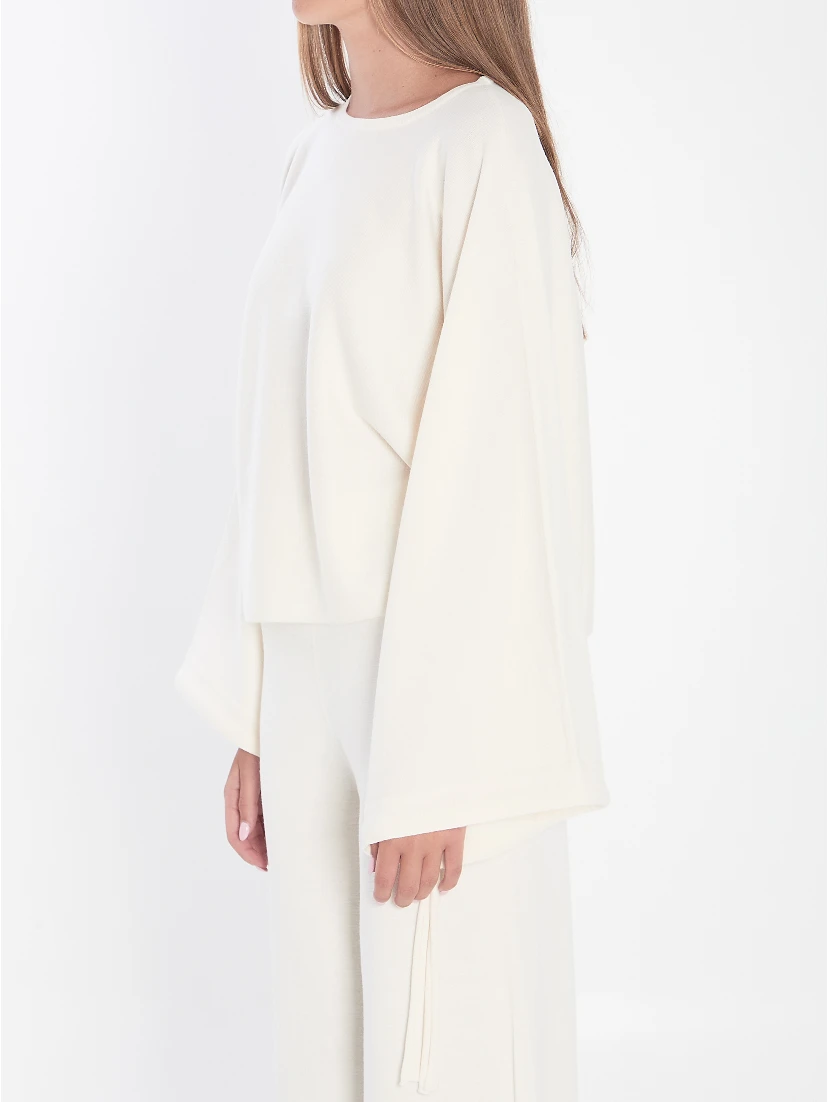 Sweater in fine wool yarn