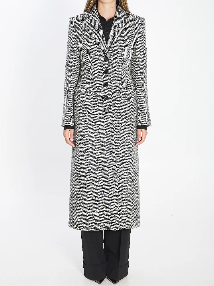 Single-breasted coat