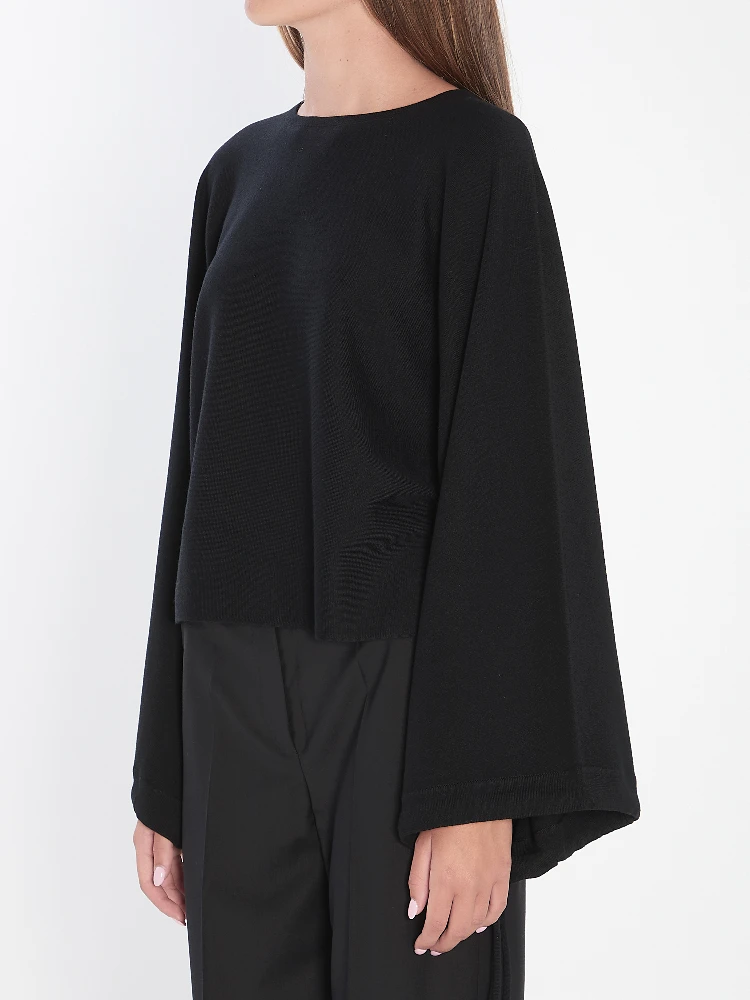 Sweater in fine wool yarn alternative