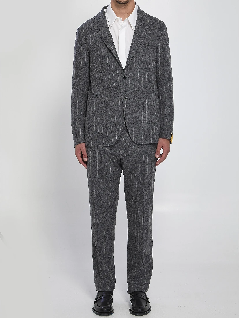 Single-breasted flannel suit