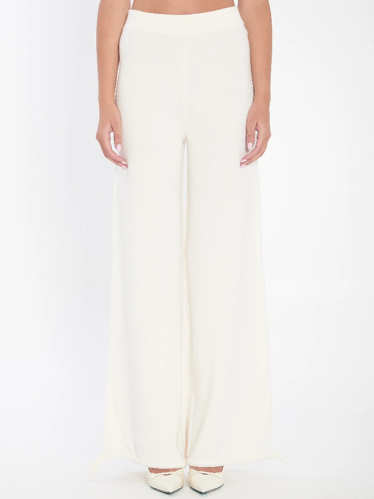 Trousers in wool yarn