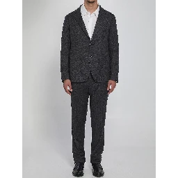 Single-breasted suit in wool and silk