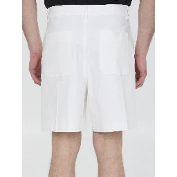 Bermuda shorts with V Detail