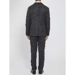 Single-breasted suit in wool and silk