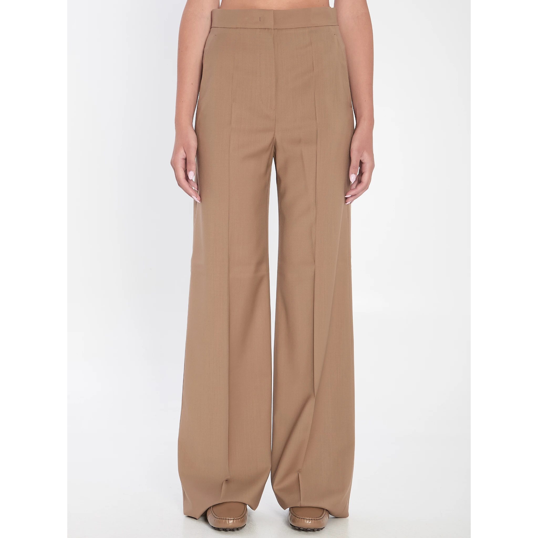 بنطلون بقصة مستقيمة من الصوف الخفيف