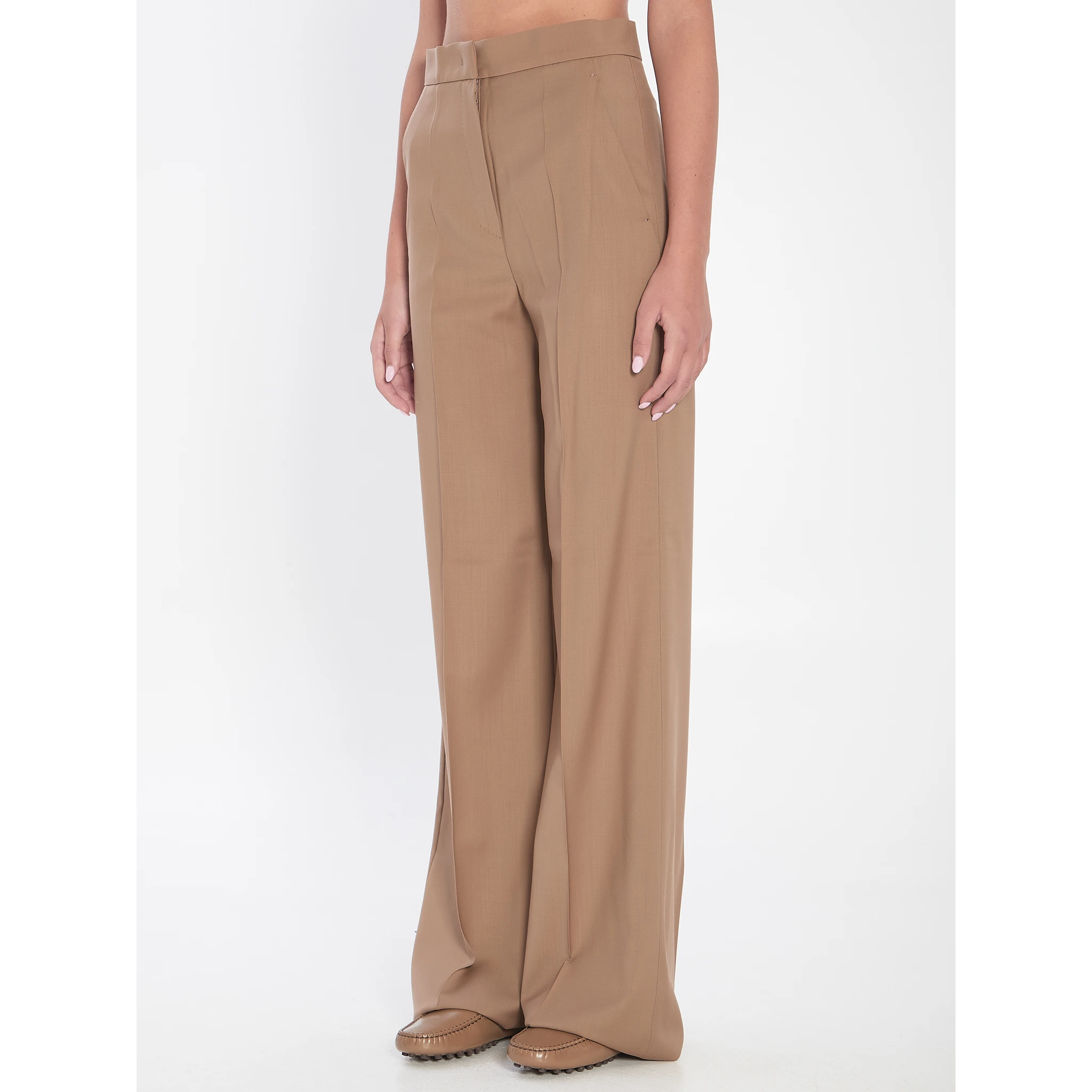 بنطلون بقصة مستقيمة من الصوف الخفيف