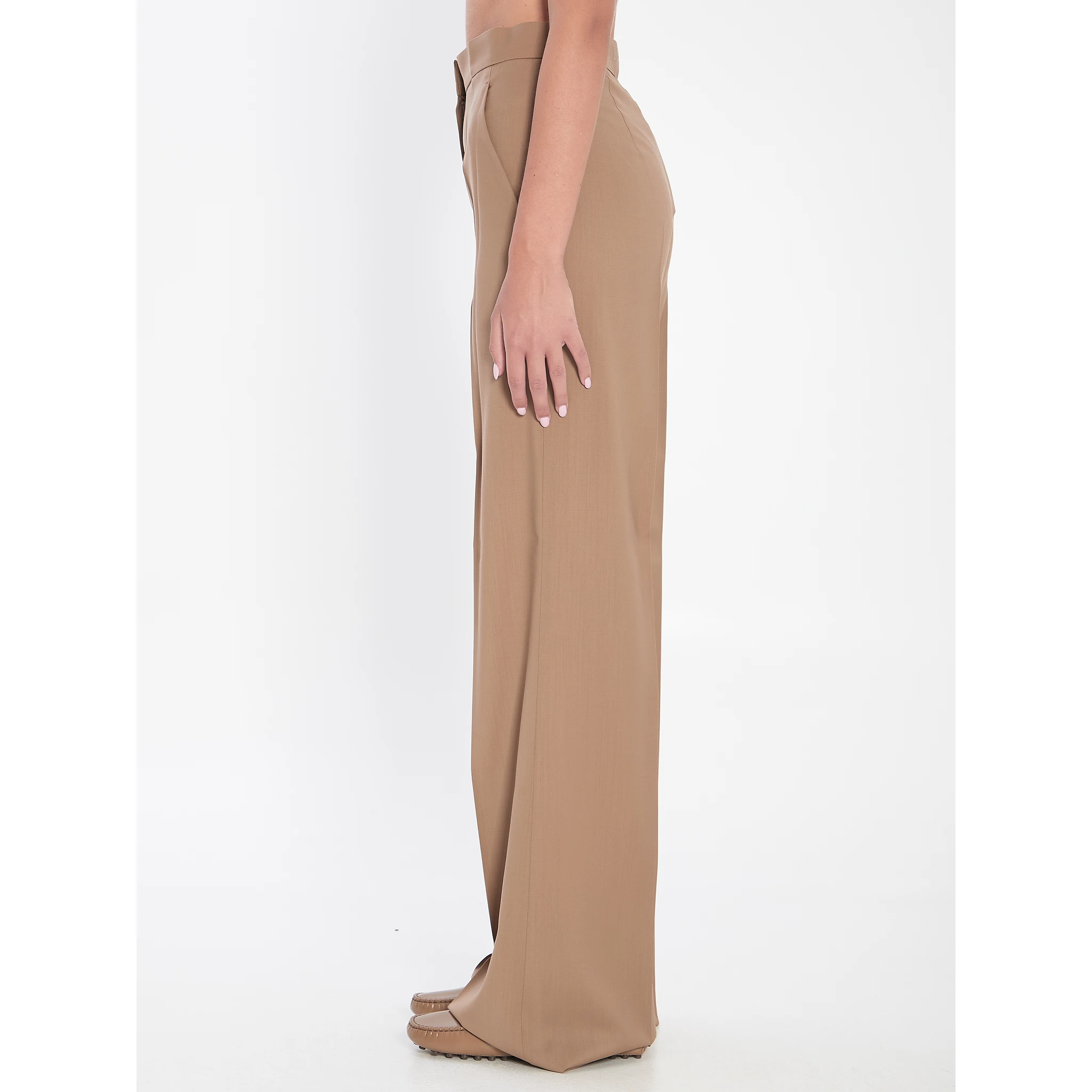 بنطلون بقصة مستقيمة من الصوف الخفيف