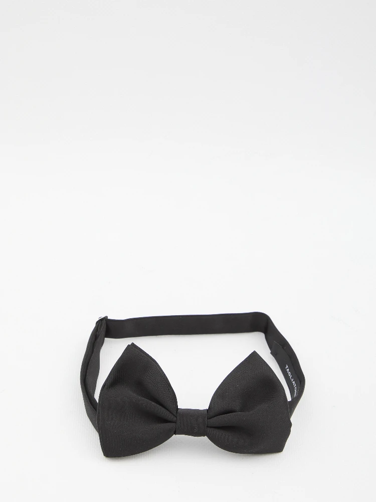 Black bow tie