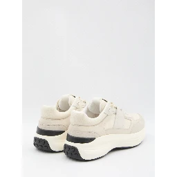 Sneakers in leather and fabric