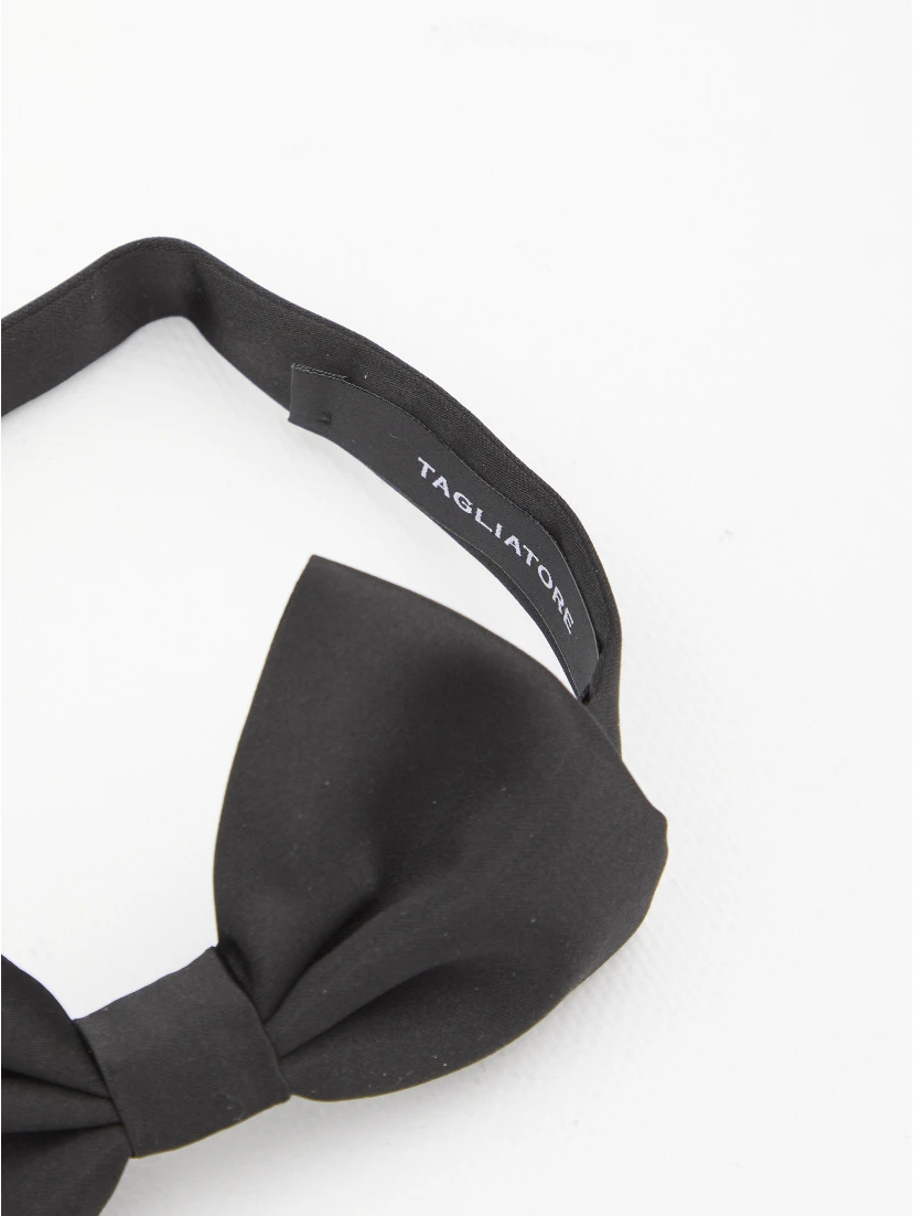 Black bow tie