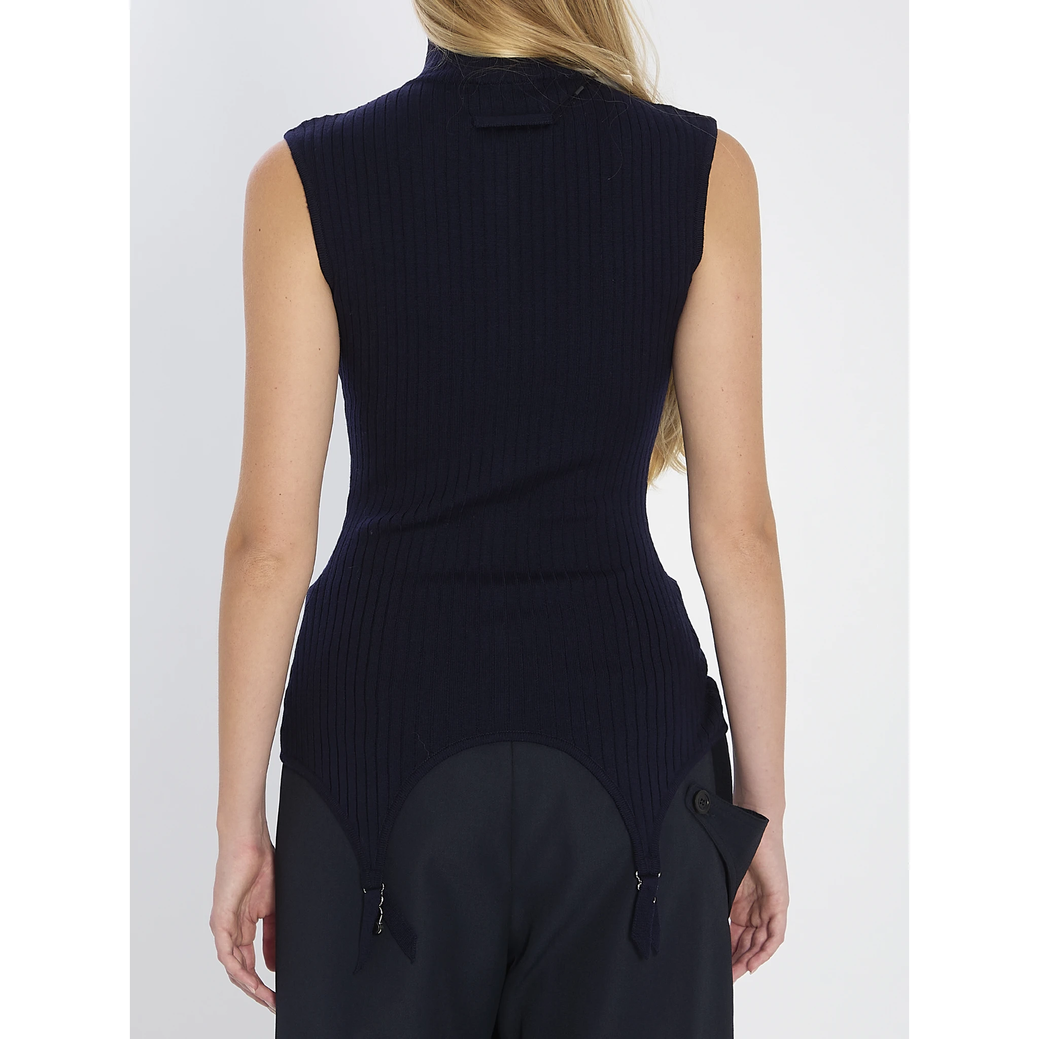 Top with lingerie garter