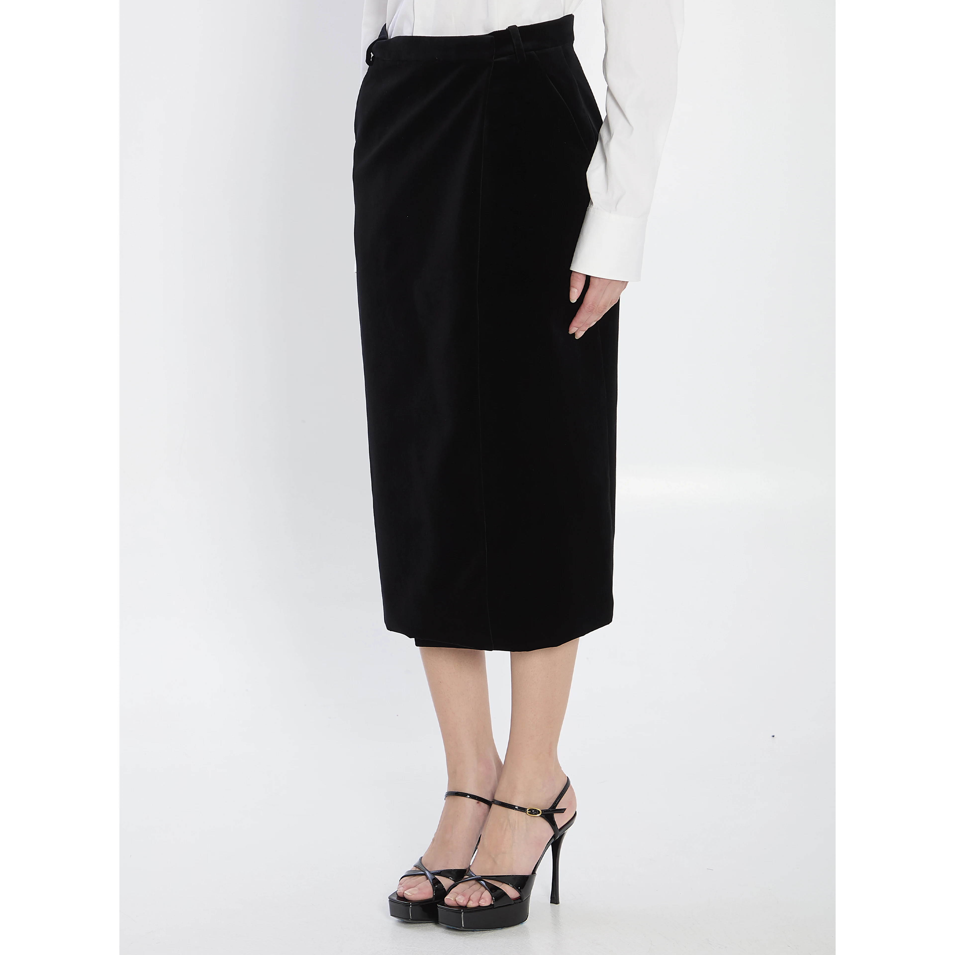 Wrap skirt in velvet