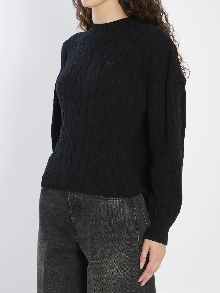 Sweater with logo alternative