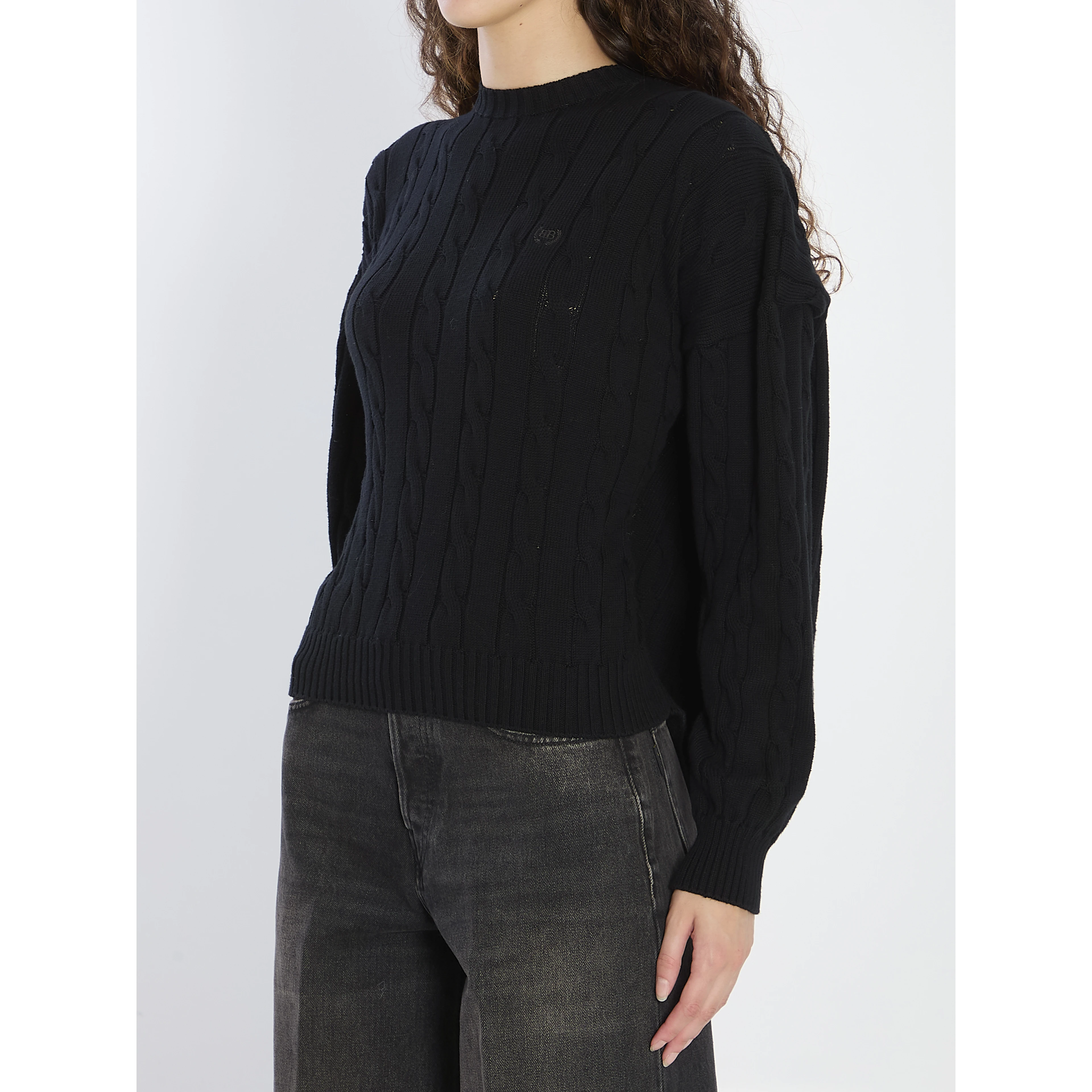 Sweater with logo