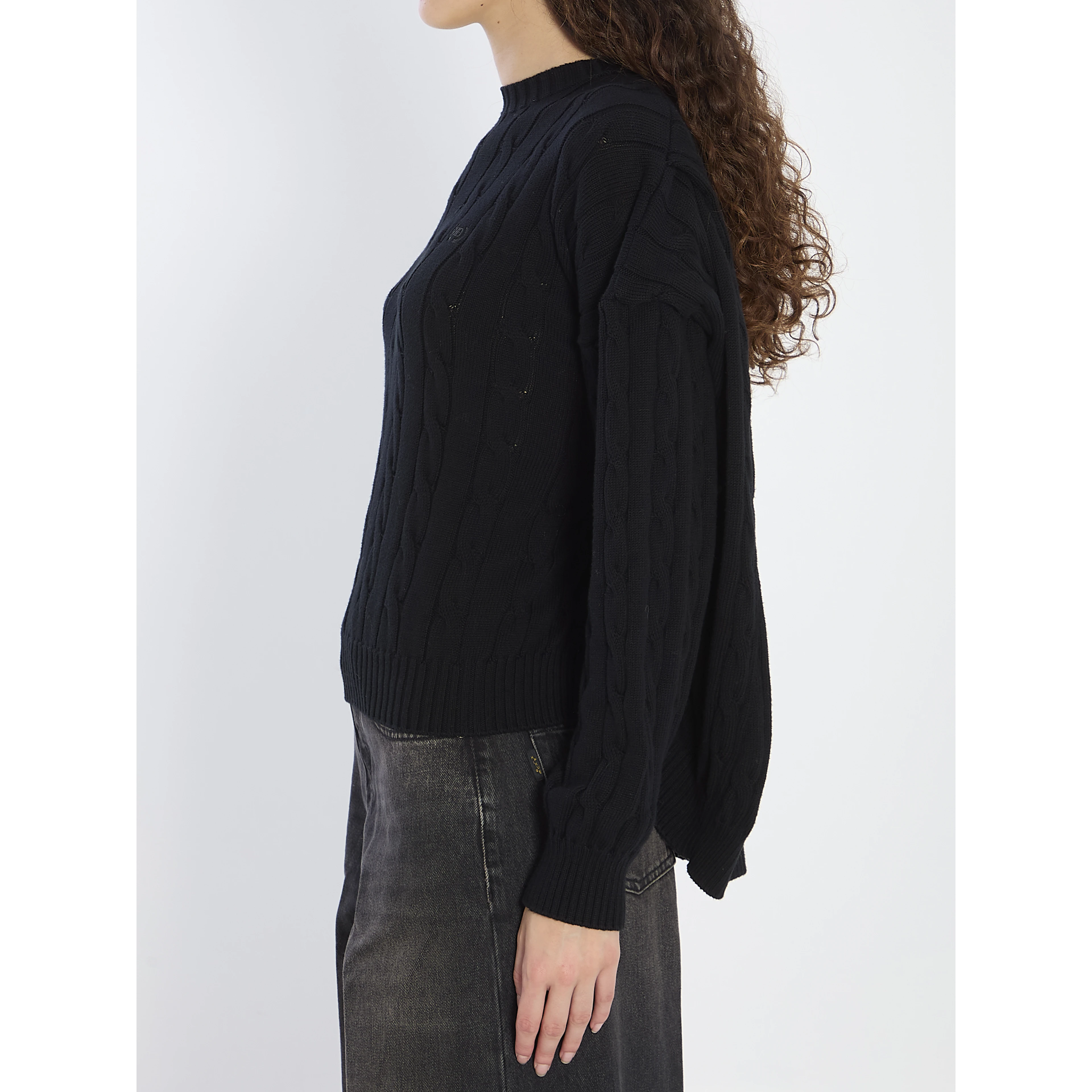 Sweater with logo