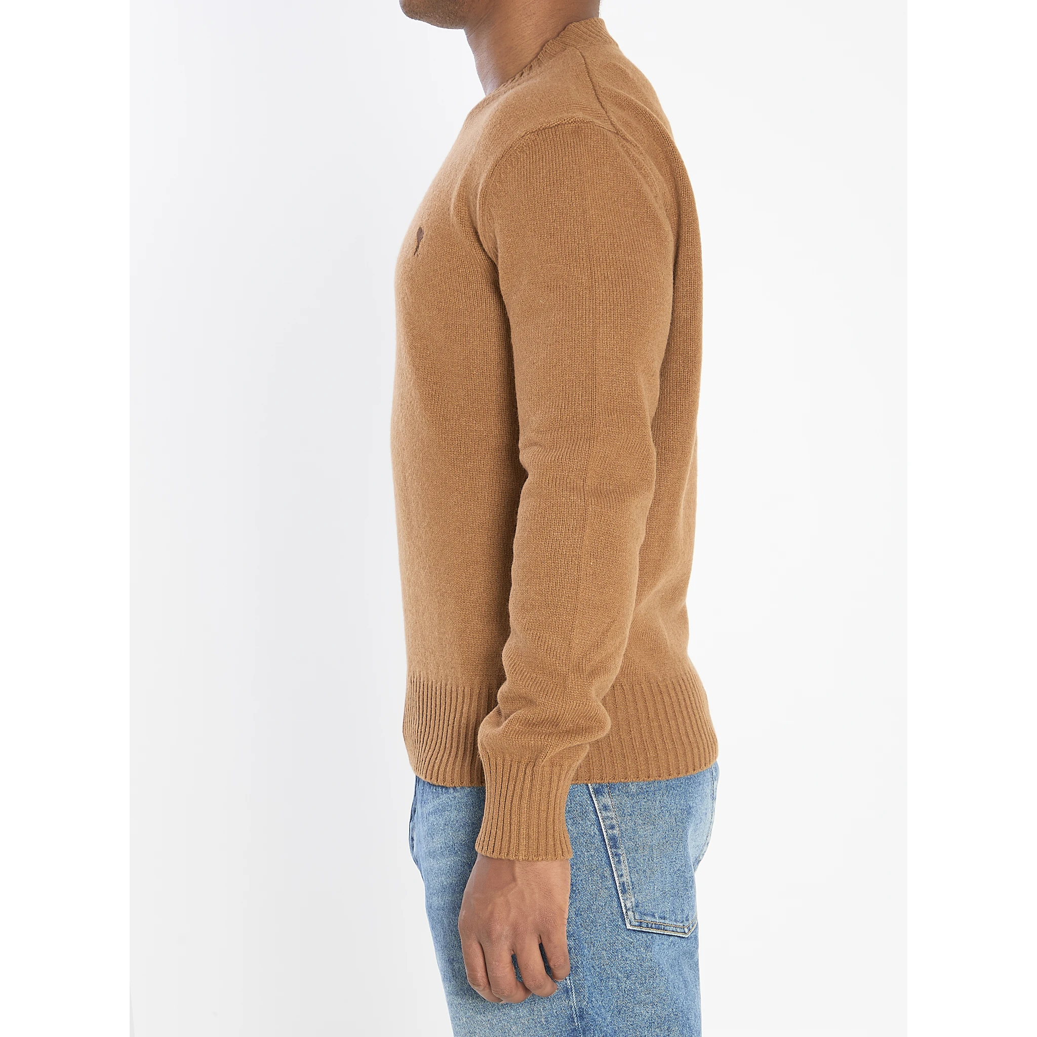 سترة برقبة دائرية من تصميم Ami de Coeur